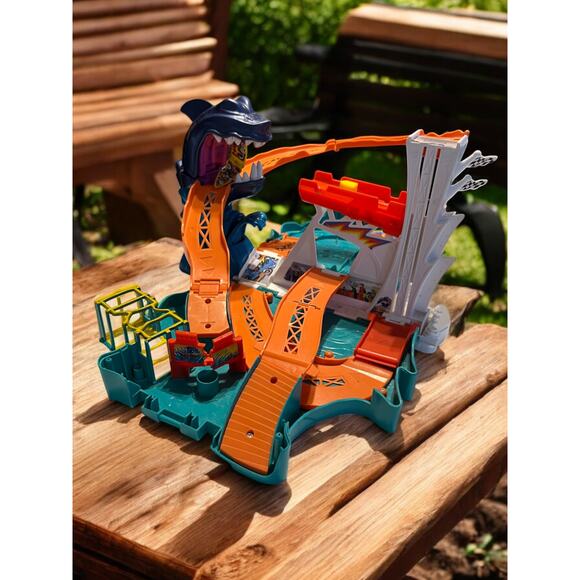 2008 Hot Wheels Shark Bite Bay Fold & Go Pop Up Track Set By Mattel N4739 - Picture 3 of 7